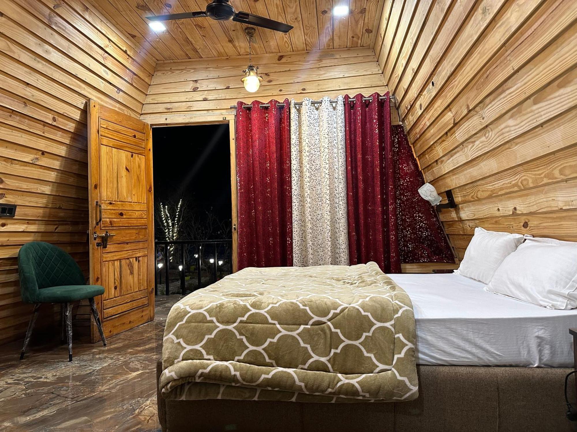 Cabana Riverside Resort - Kainchi Dham Найнітал Екстер'єр фото