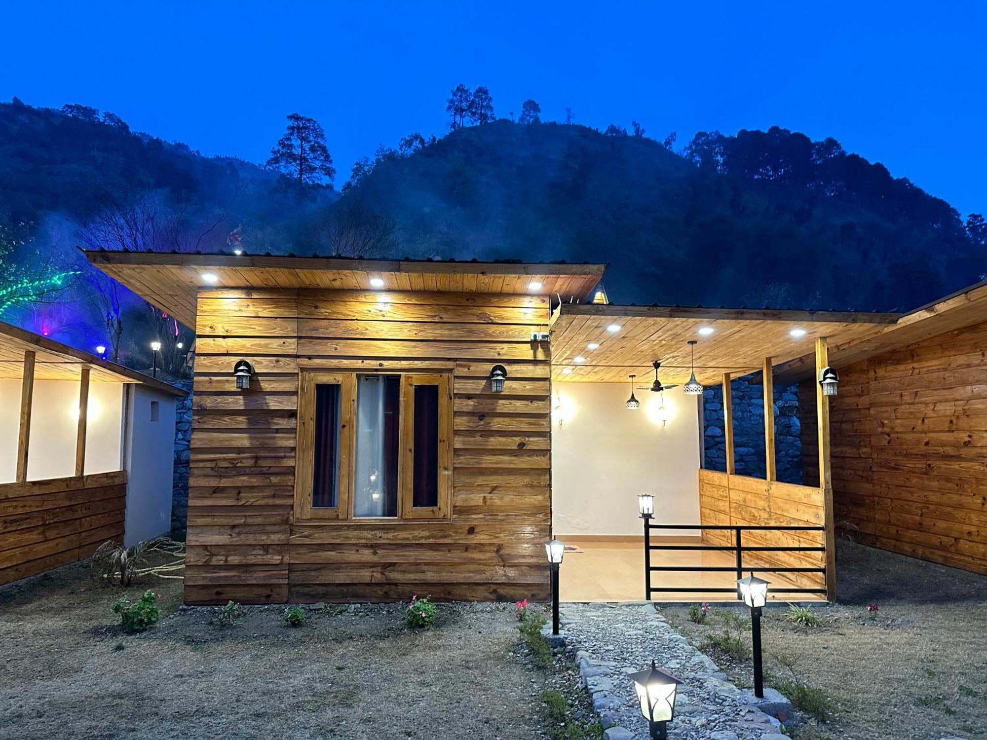 Cabana Riverside Resort - Kainchi Dham Найнітал Екстер'єр фото
