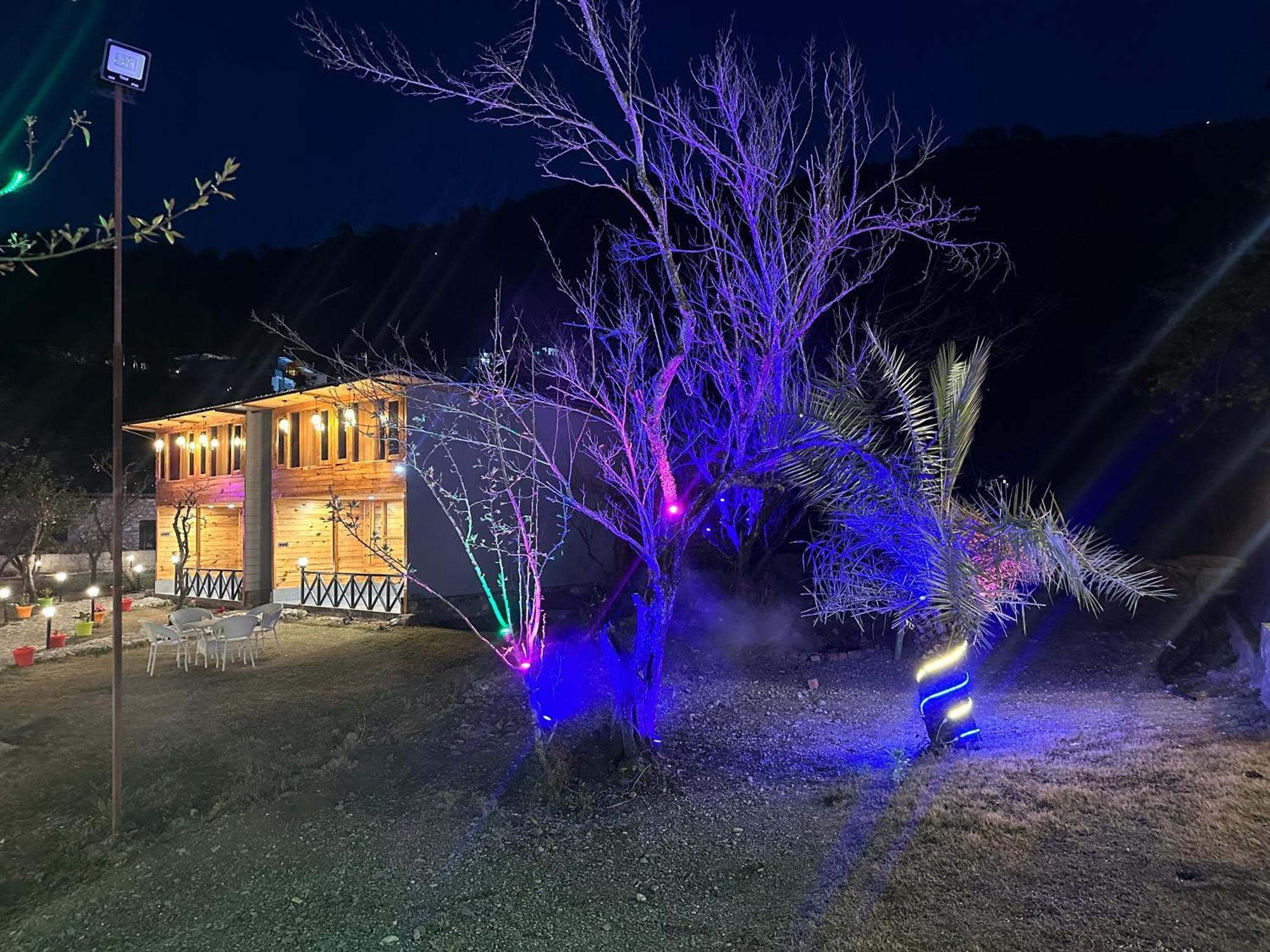 Cabana Riverside Resort - Kainchi Dham Найнітал Екстер'єр фото