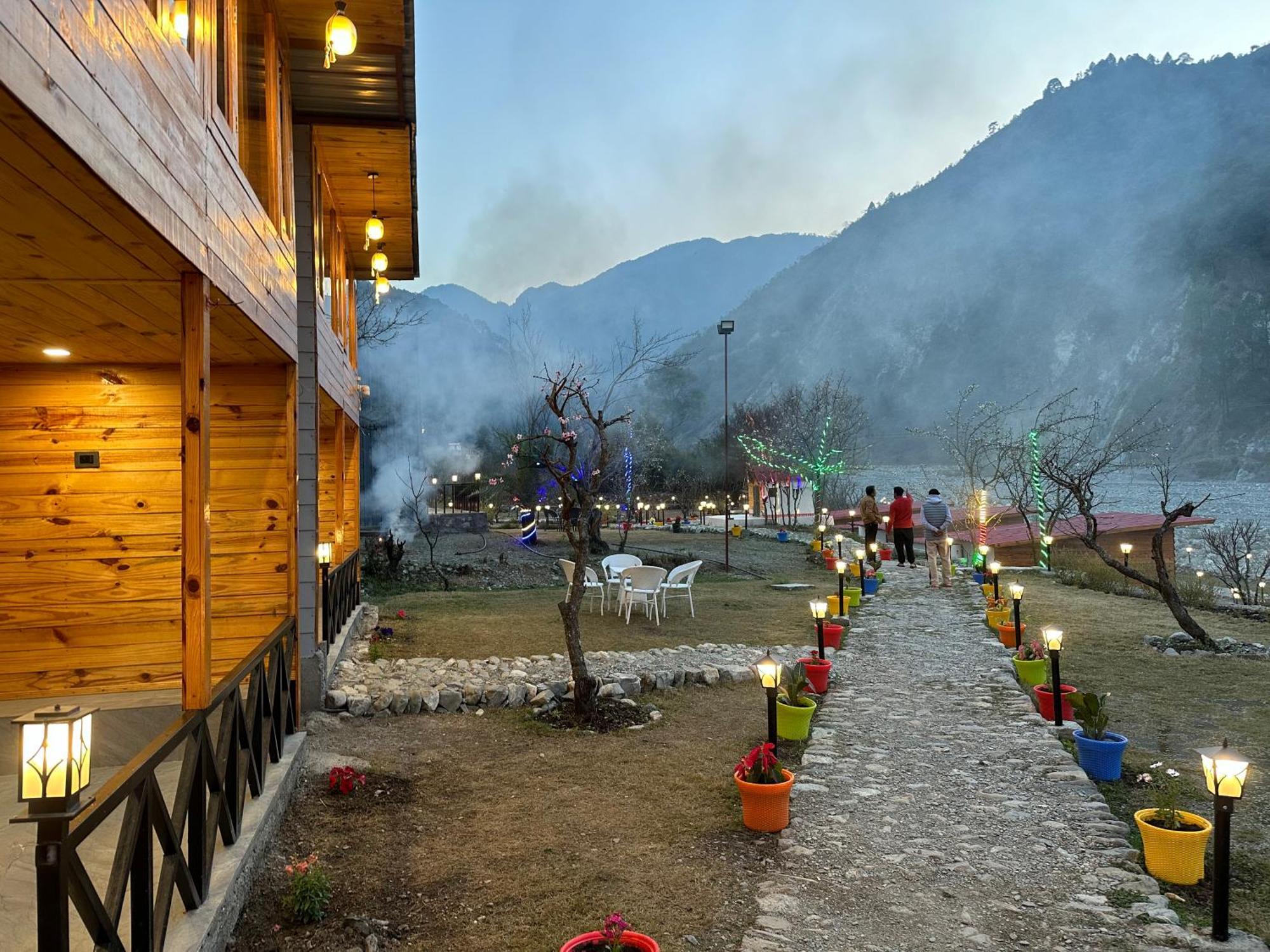 Cabana Riverside Resort - Kainchi Dham Найнітал Екстер'єр фото